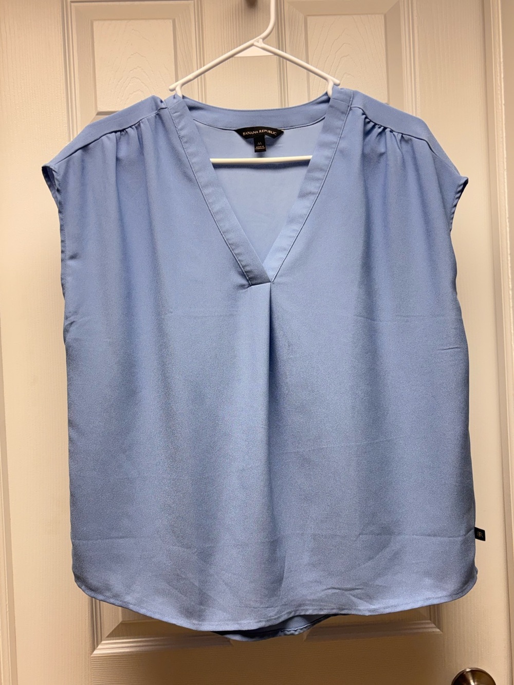 Banana Republic Women’s Blue V-Neck Cap Sleeve Blouse Top Size Medium